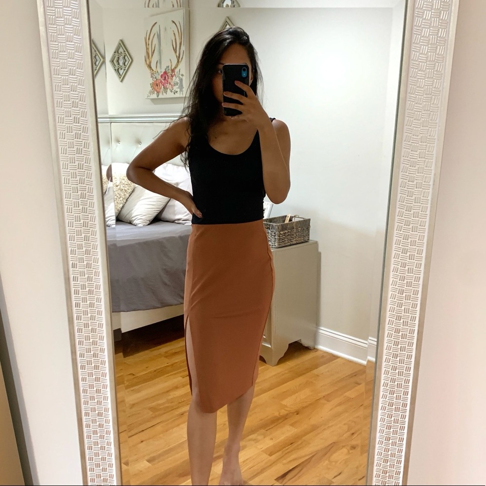 High waisted pencil skirt